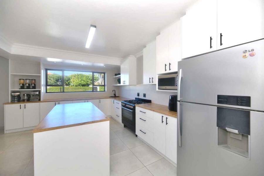 9 Bedroom Property for Sale in Westcliff Western Cape